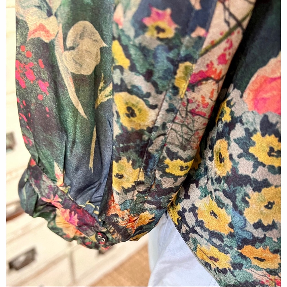 Johnny Was Traviata Leda Moody Floral 100% Silk Blouse XS - Picture 11 of 13
